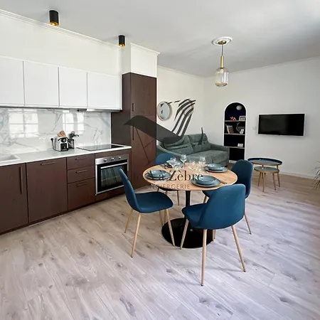 L'Escale D'Audry - Appartement Avec Cour Situe En Plein Coeur De Ville Rochefort  Exterior foto