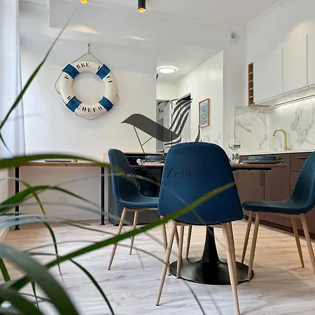 L'Escale D'Audry - Appartement Avec Cour Situe En Plein Coeur De Ville Rochefort  Exterior foto